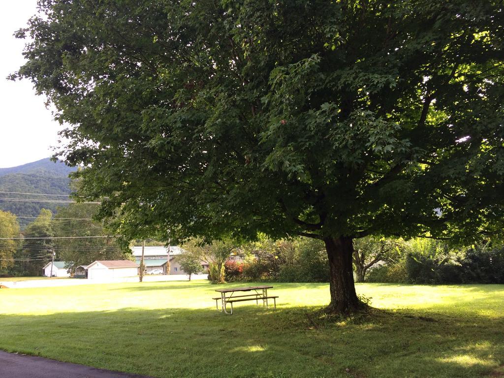 Cardinal Inn Maggie Valley Bagian luar foto