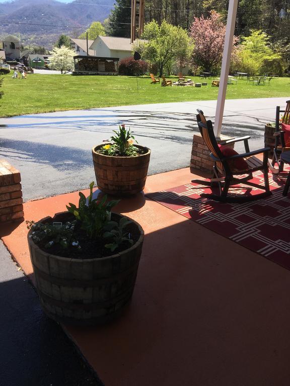 Cardinal Inn Maggie Valley Bagian luar foto