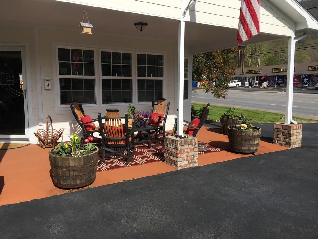Cardinal Inn Maggie Valley Bagian luar foto